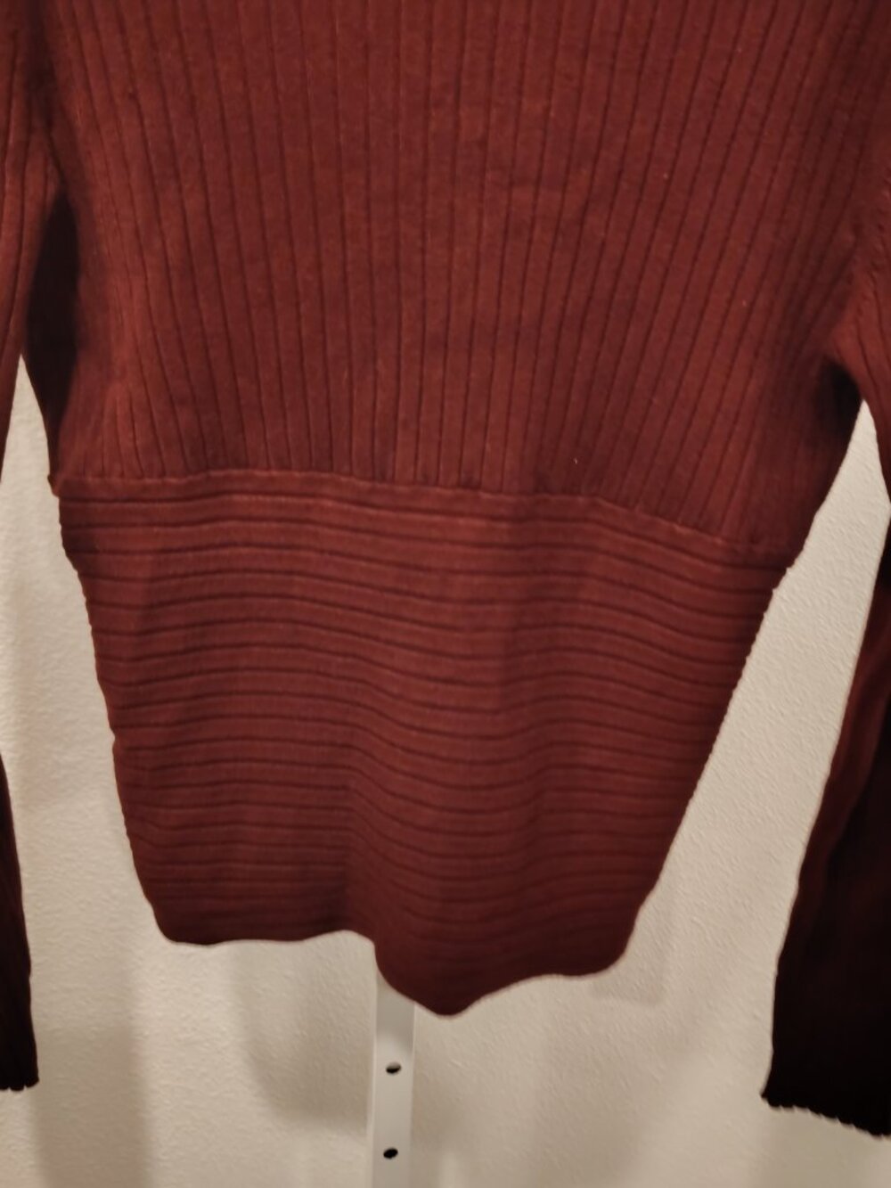 W Women's Sweater Size Large V-Neck Rib Knit Ribbed - Picture 9 of 10